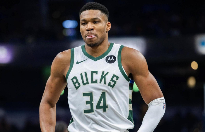九游娱乐-史诗级交易预案！字母哥远走西部加盟开拓者，NBA联盟格局大变|吉安尼斯·安特托孔波|雄鹿|季后赛|扬尼斯・阿德托昆博|达米安-利拉德_新浪体育_新浪新闻